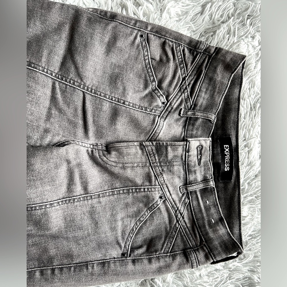 High raise stretchy gray jeans size 27.